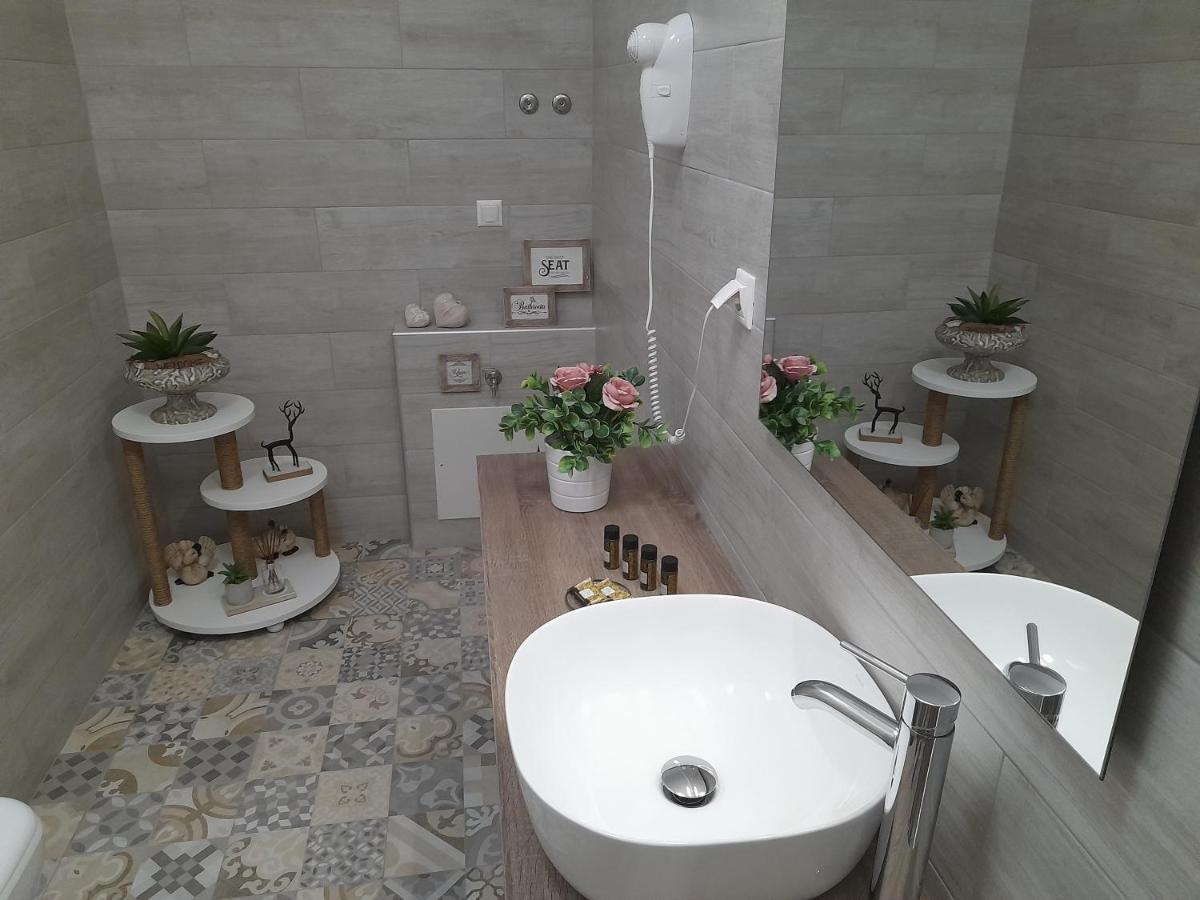 Apartament Alisachni Kini Zewnętrze zdjęcie